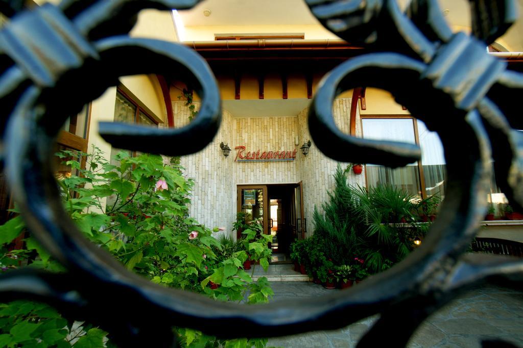 Family Hotel St. Constantine And Helena Ivaylovgrad Exterior photo